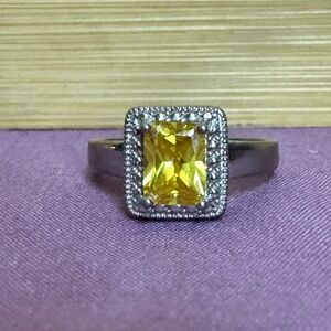 Vintage Citrine Gemstone and Silver Ring No markings size 8.5